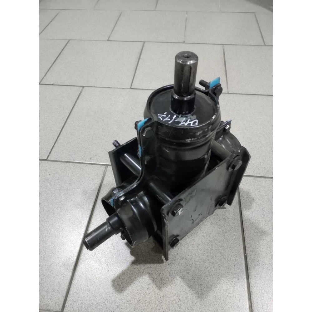 Редуктор боковой вал 25мм разбрасывателя МВУ-900 МВЮ 22.000