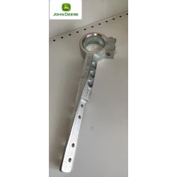 Головка ножа жатки (під одинарний сегмент 7 отв.) John Deere AH212050 Головка ножа жатки (під одинарний сегмент 7 отв.) John Deere AH212050