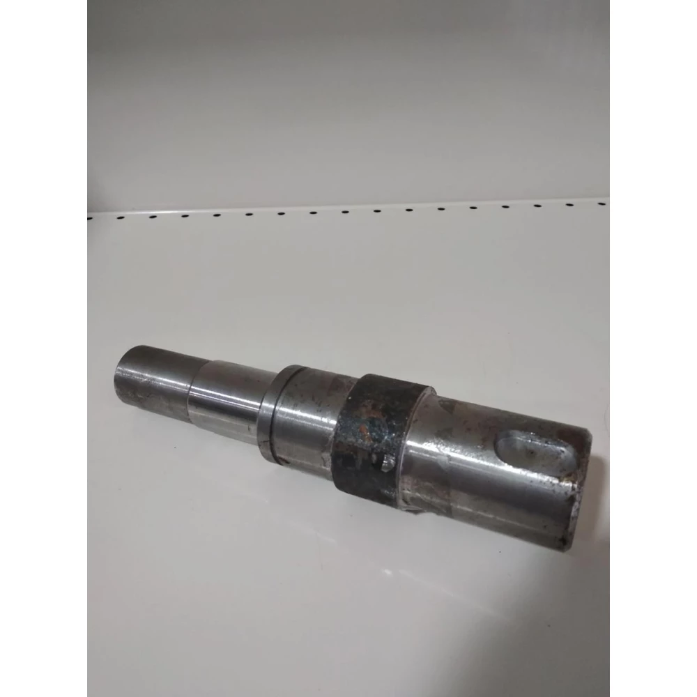 Вал редуктора центального провідний-хвостовик 190 мм (1 шпонка) МВУ-900 МВЮ 21.602 В